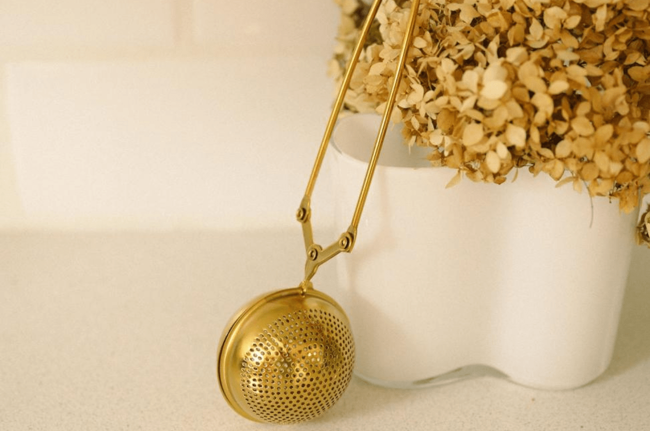 Bamboo Switch Gold Mesh Tea Strainer