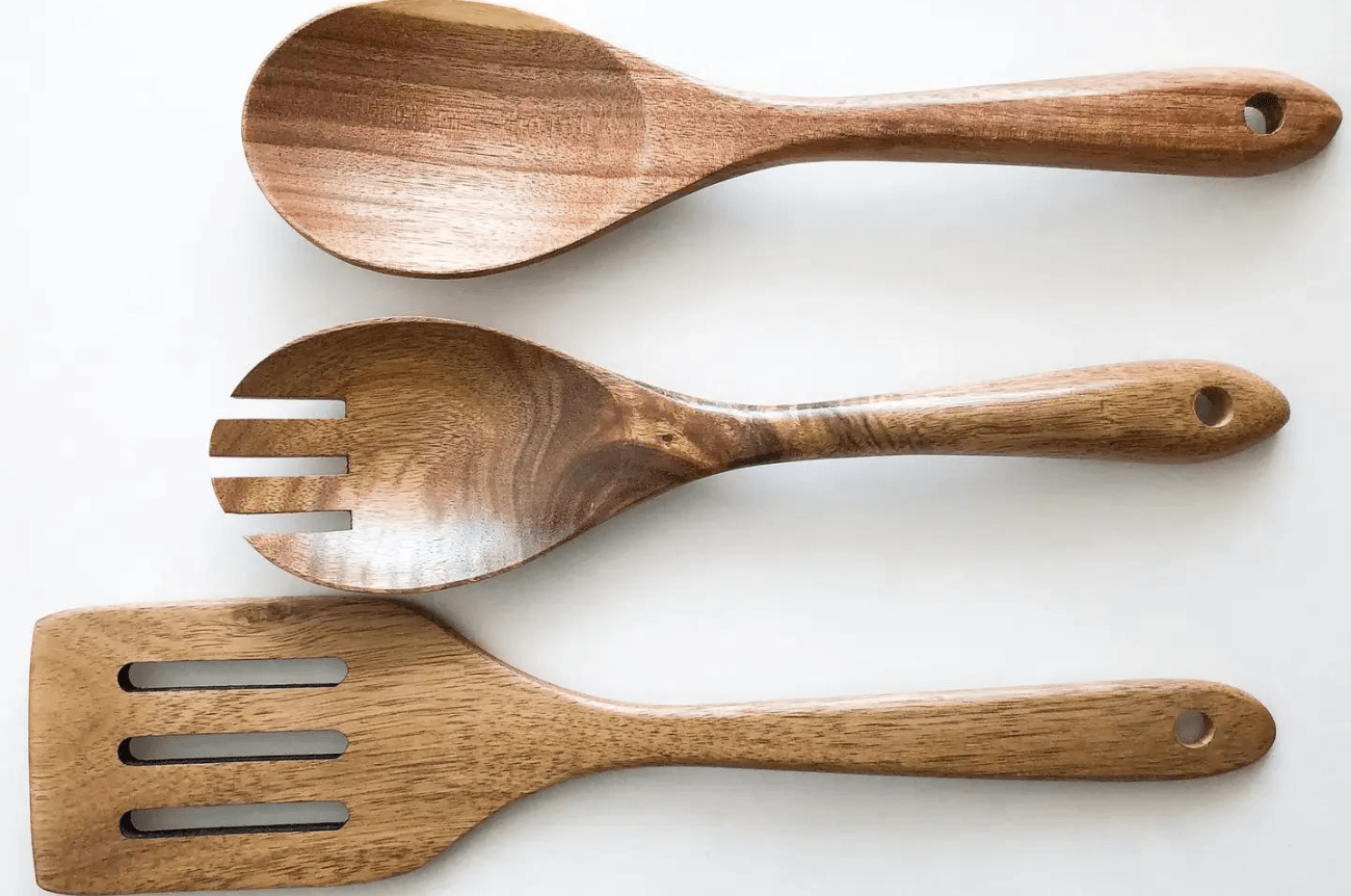 Smile Boutiques Natural Acacia Wood Kitchen Utensil Set